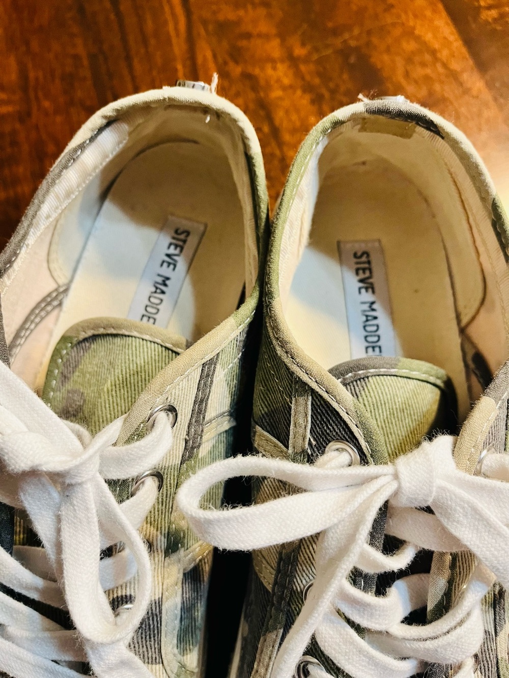 Steve Madden Emmi Low Platform Camouflage Sneakers Size 9 - Picture 3 of 6